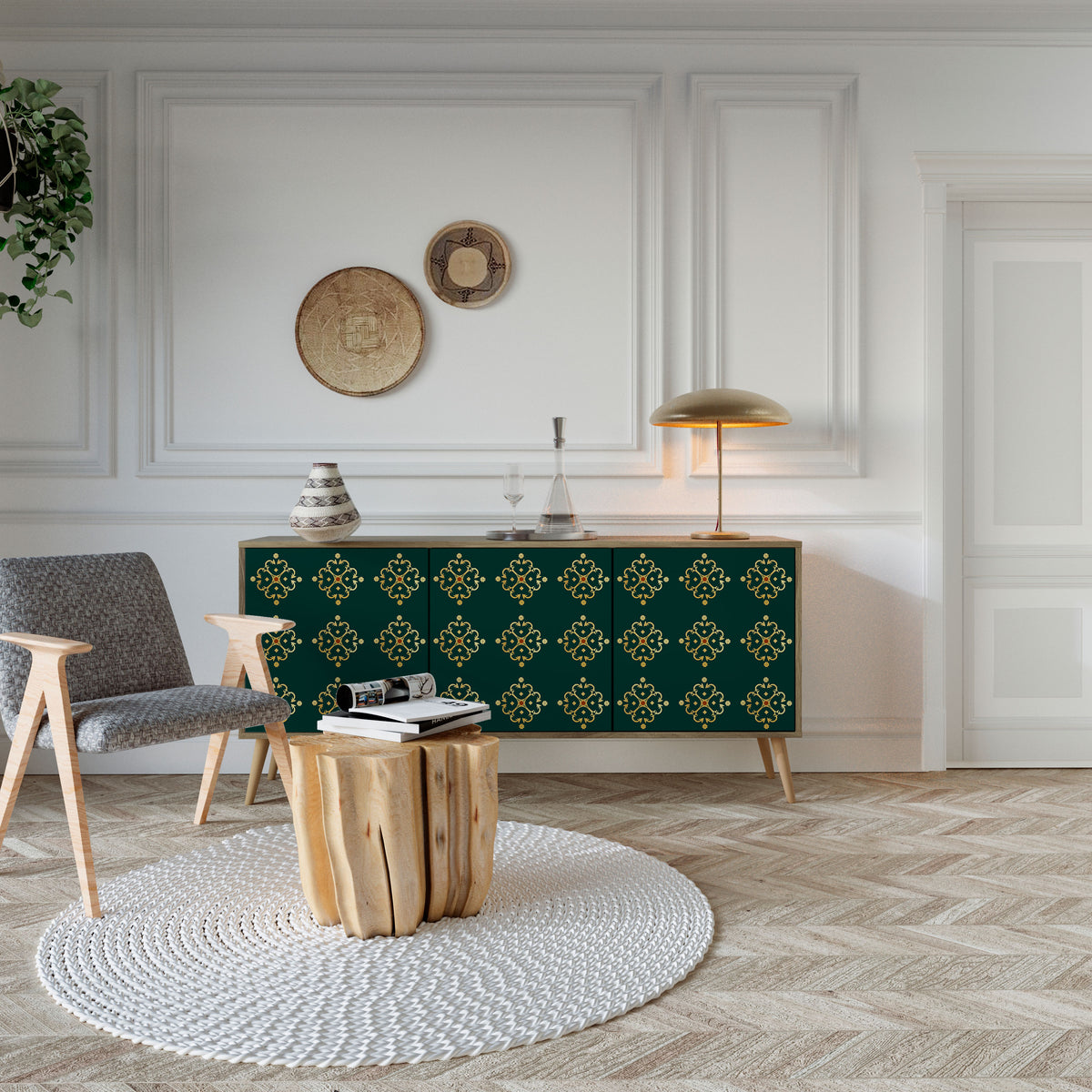 ROYAL MEDALLION 3-Door Sideboard