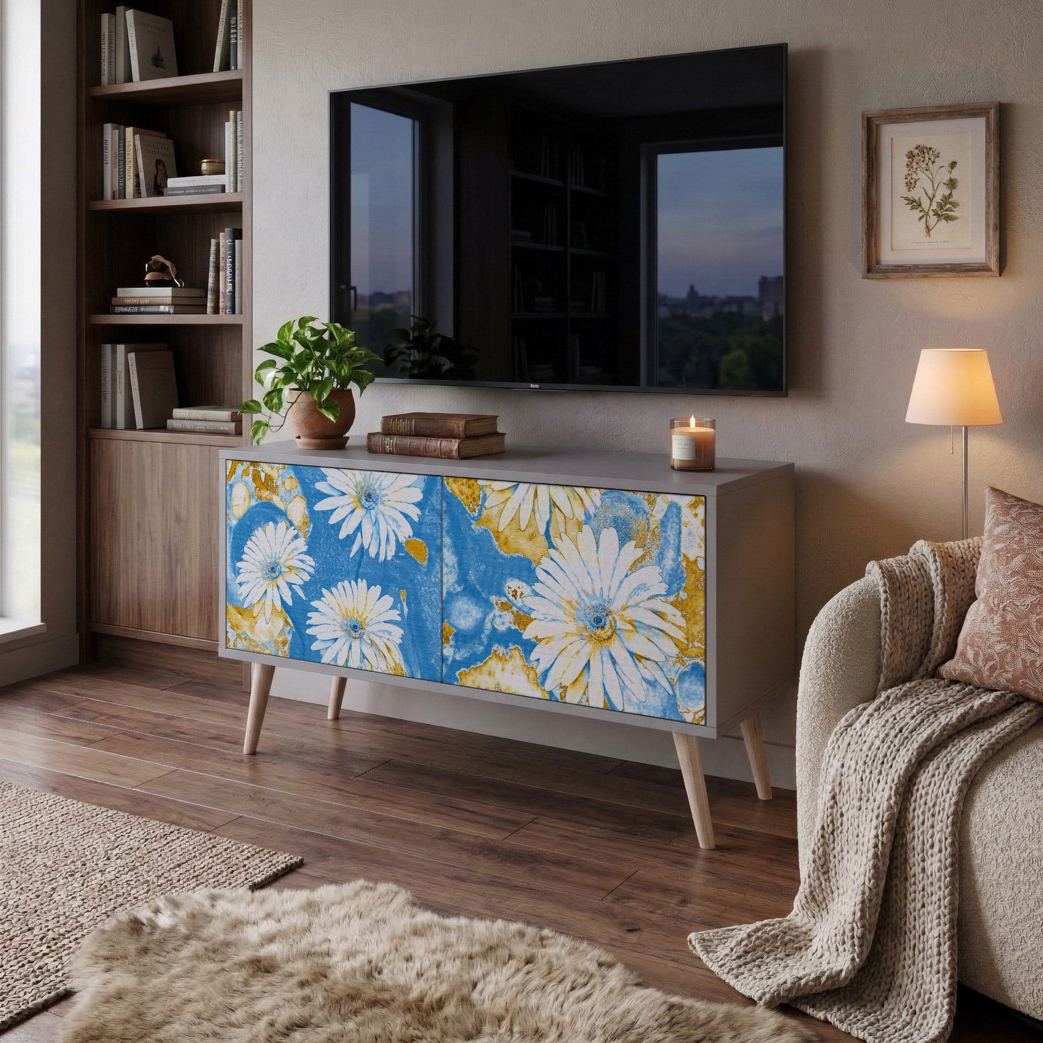 DAISY LUXE Compact 2-Door TV Cabinet