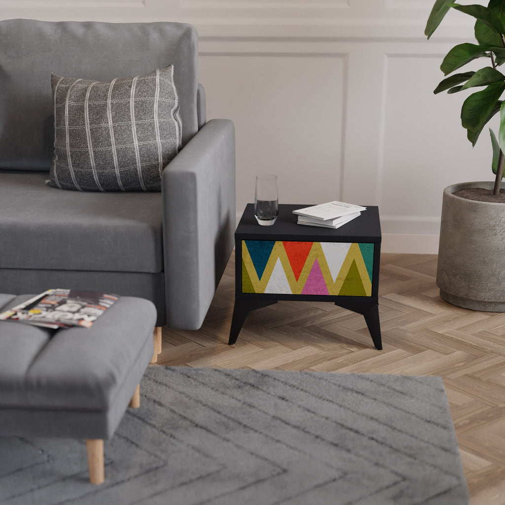 Κομοδίνο COLOURFUL TRIANGLES σε μαύρο φινίρισμα