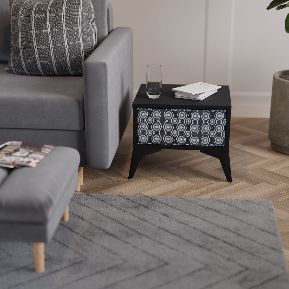 GRAPHITE EYES Nightstand
