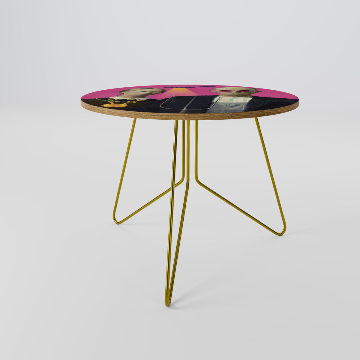 AMERICAN GOTHIC ALIEN Coffee Table