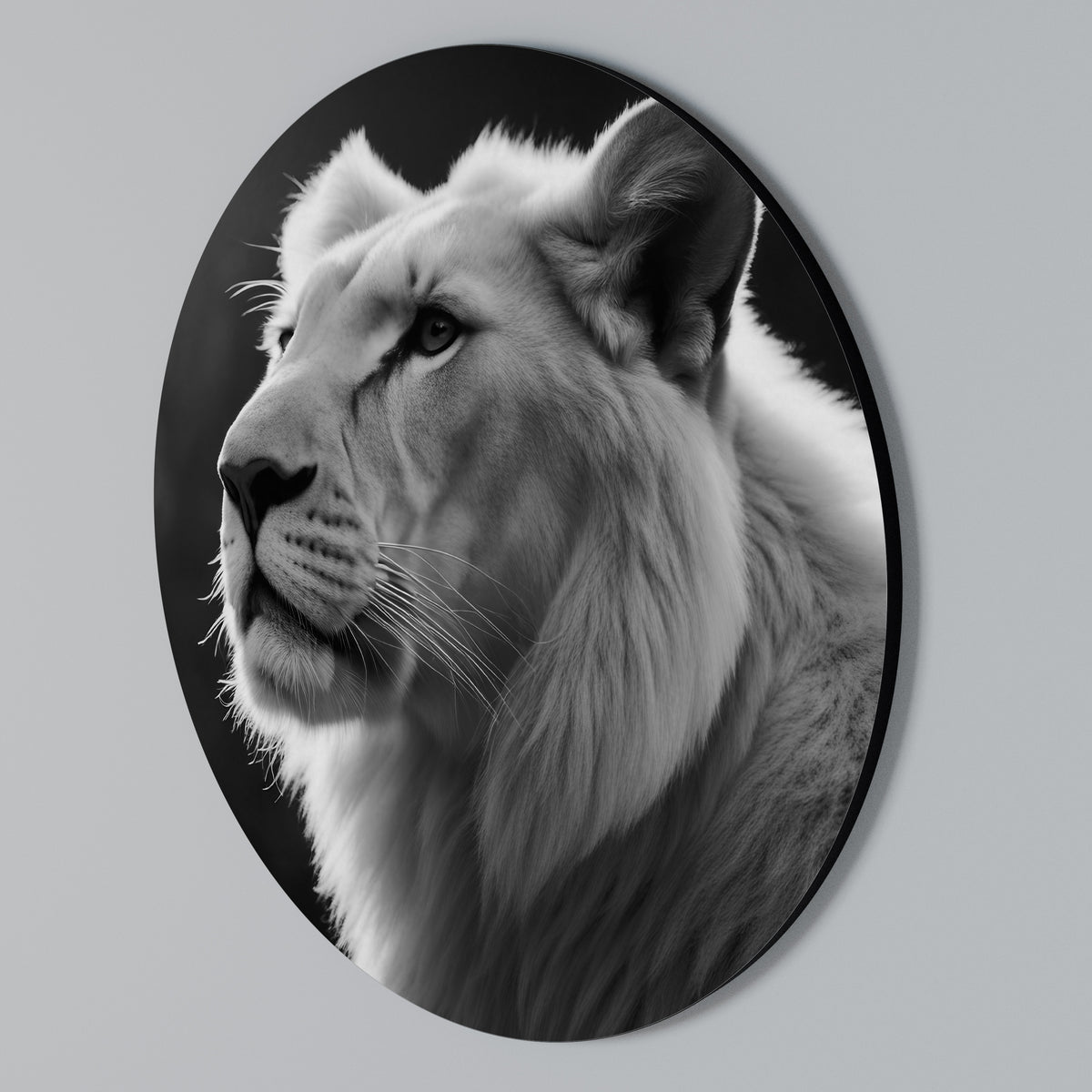 WHISPERS OF MAJESTY Round Wall Art