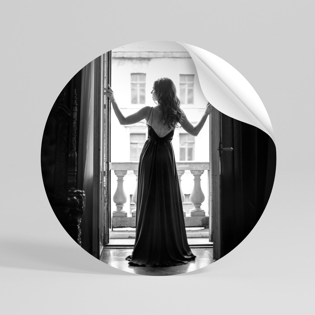 WINDOW TO WONDERS Αυτοκόλλητη Αφίσα στρογγυλή