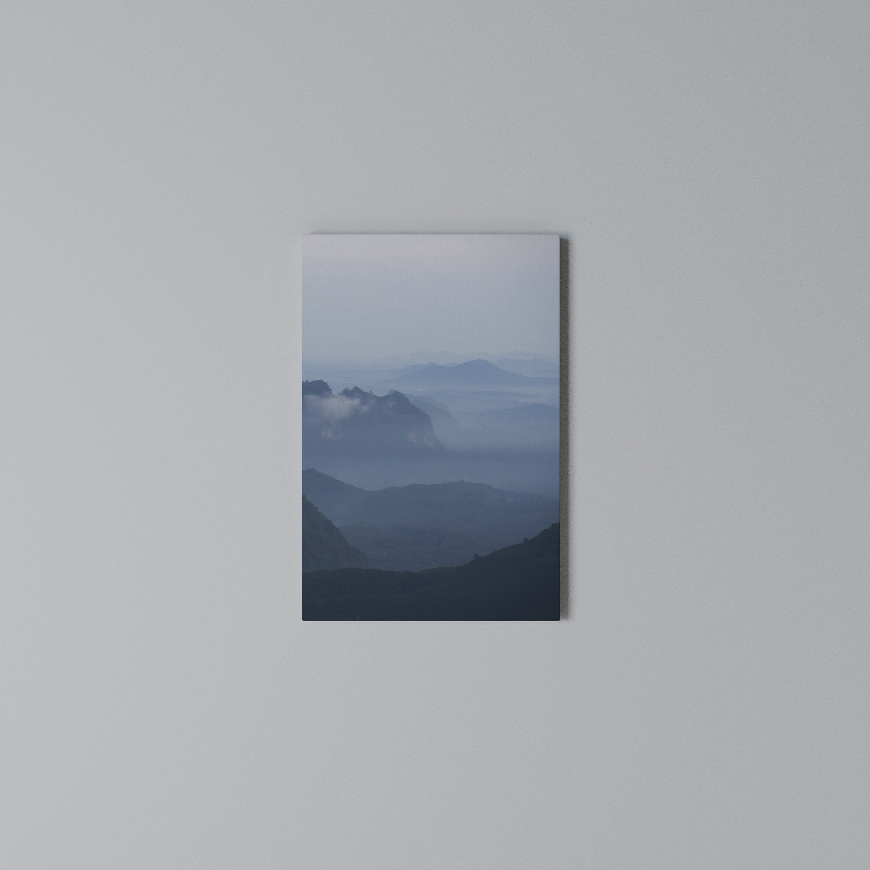 MISTY MOUNTAIN WHISPER Κατακόρυφος Πίνακας σε Καμβά