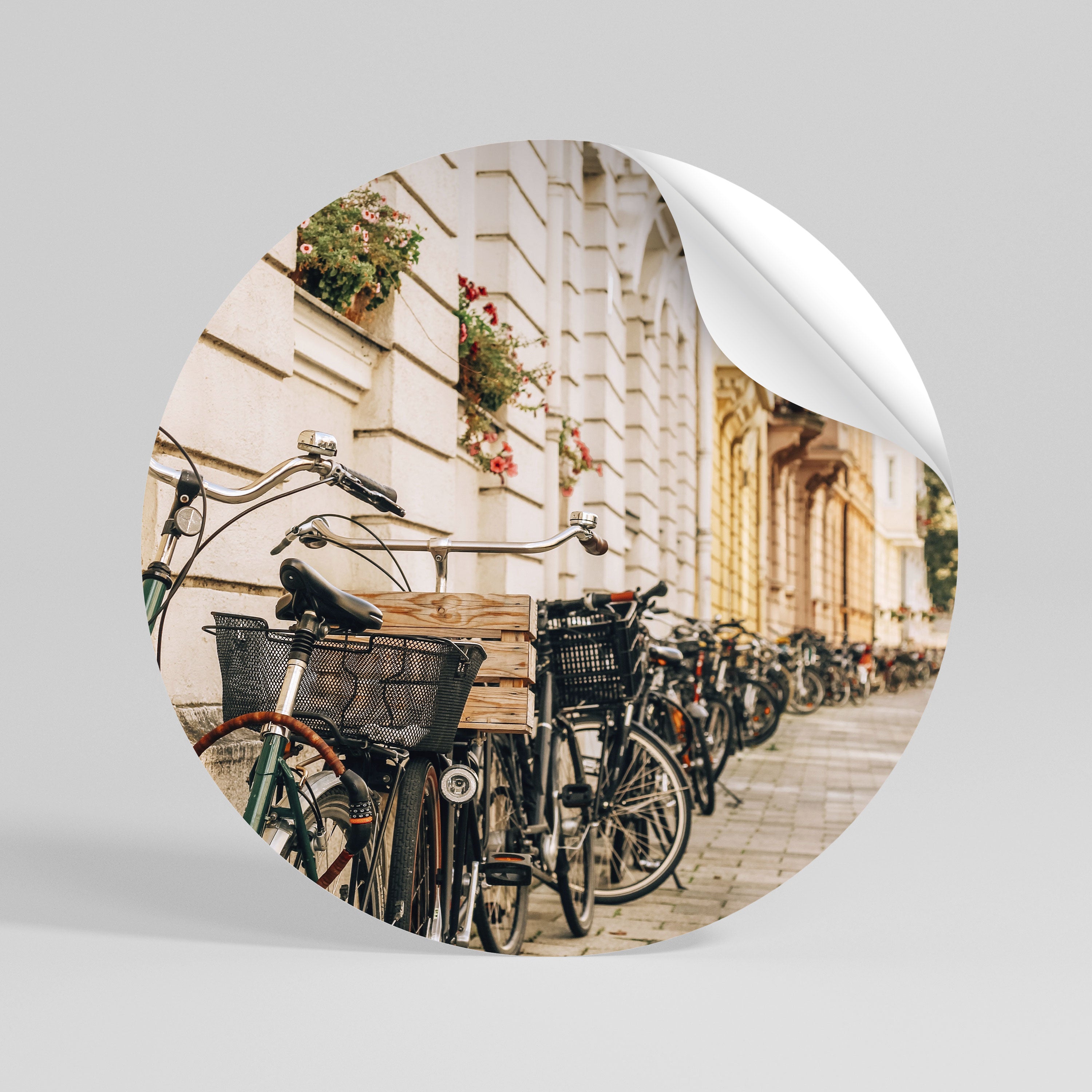 URBAN CYCLE HAVEN Αυτοκόλλητη Αφίσα στρογγυλή