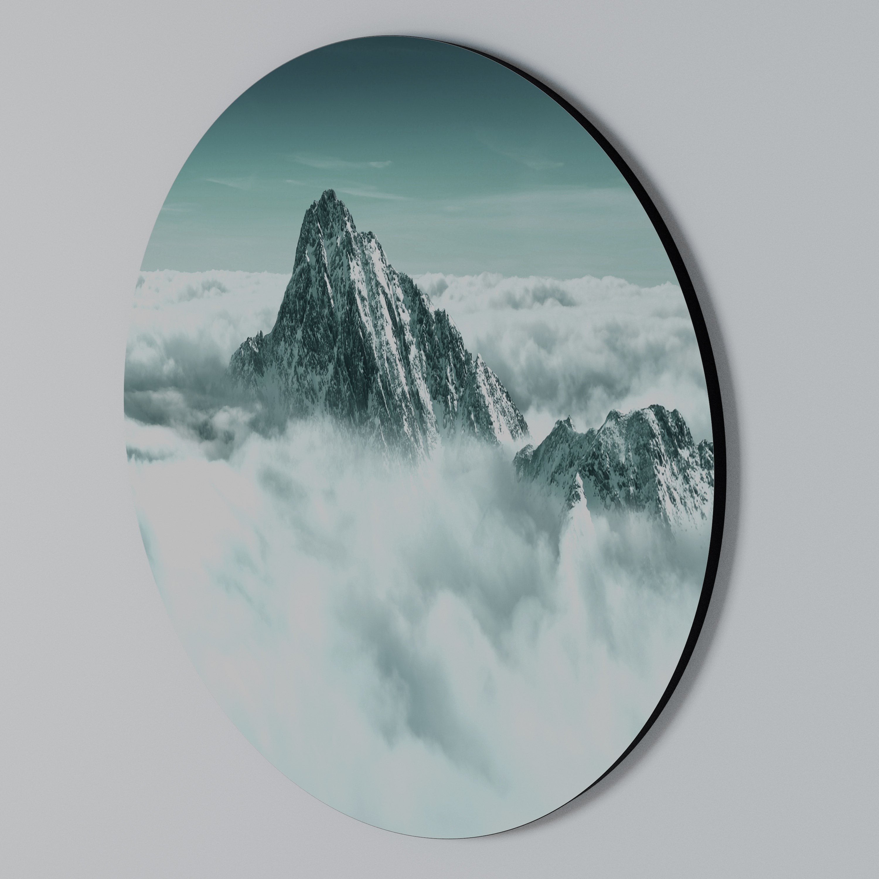 CLOUD-KISSED PEAK Στρογγυλός πίνακας ζωγραφικής