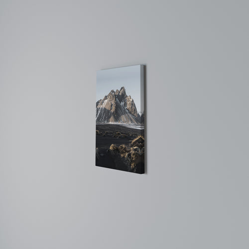 ECHOES OF TIMELESS HEIGHTS Κατακόρυφος Πίνακας σε Καμβά