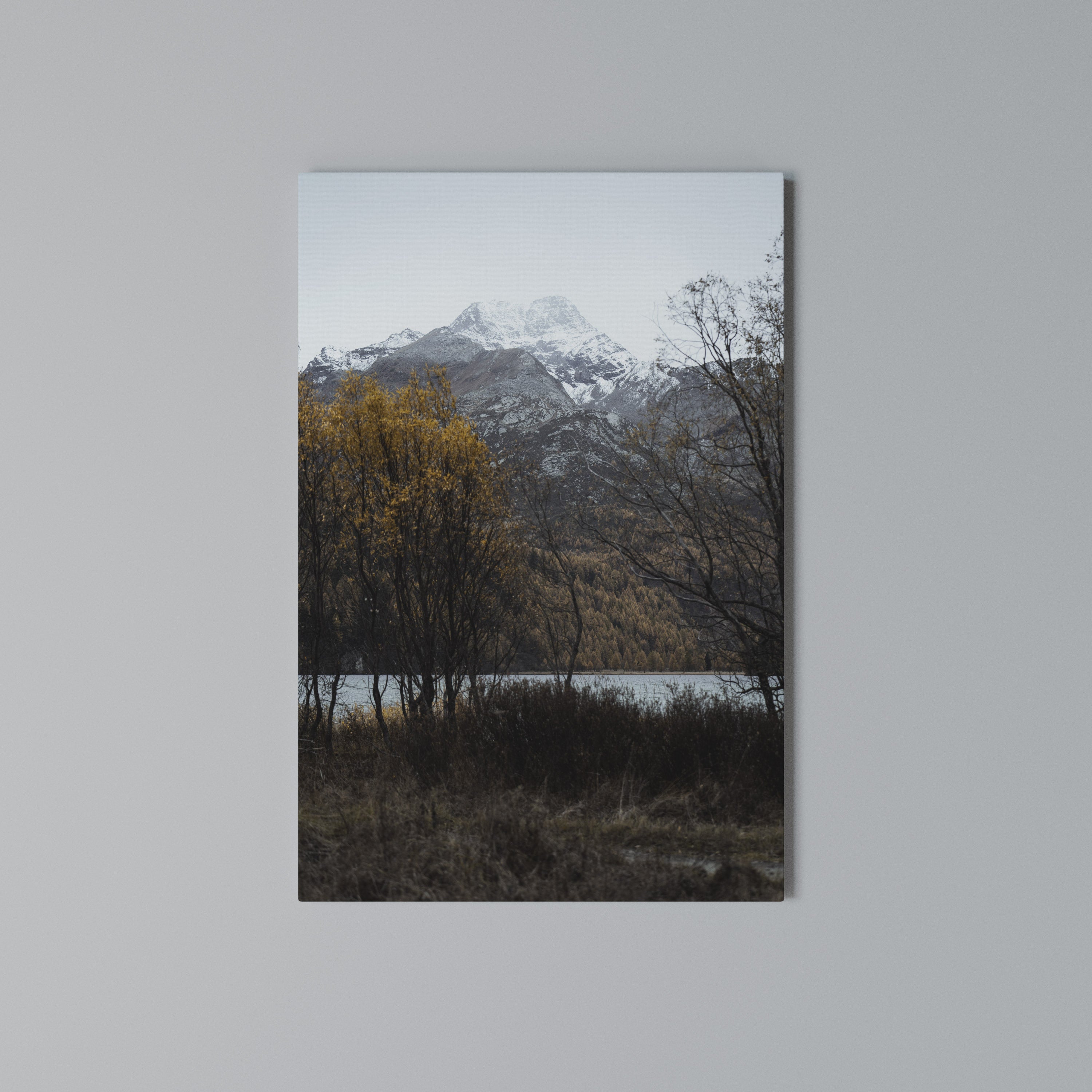 AUTUMN'S SILENT EMBRACE Κατακόρυφος Πίνακας σε Καμβά