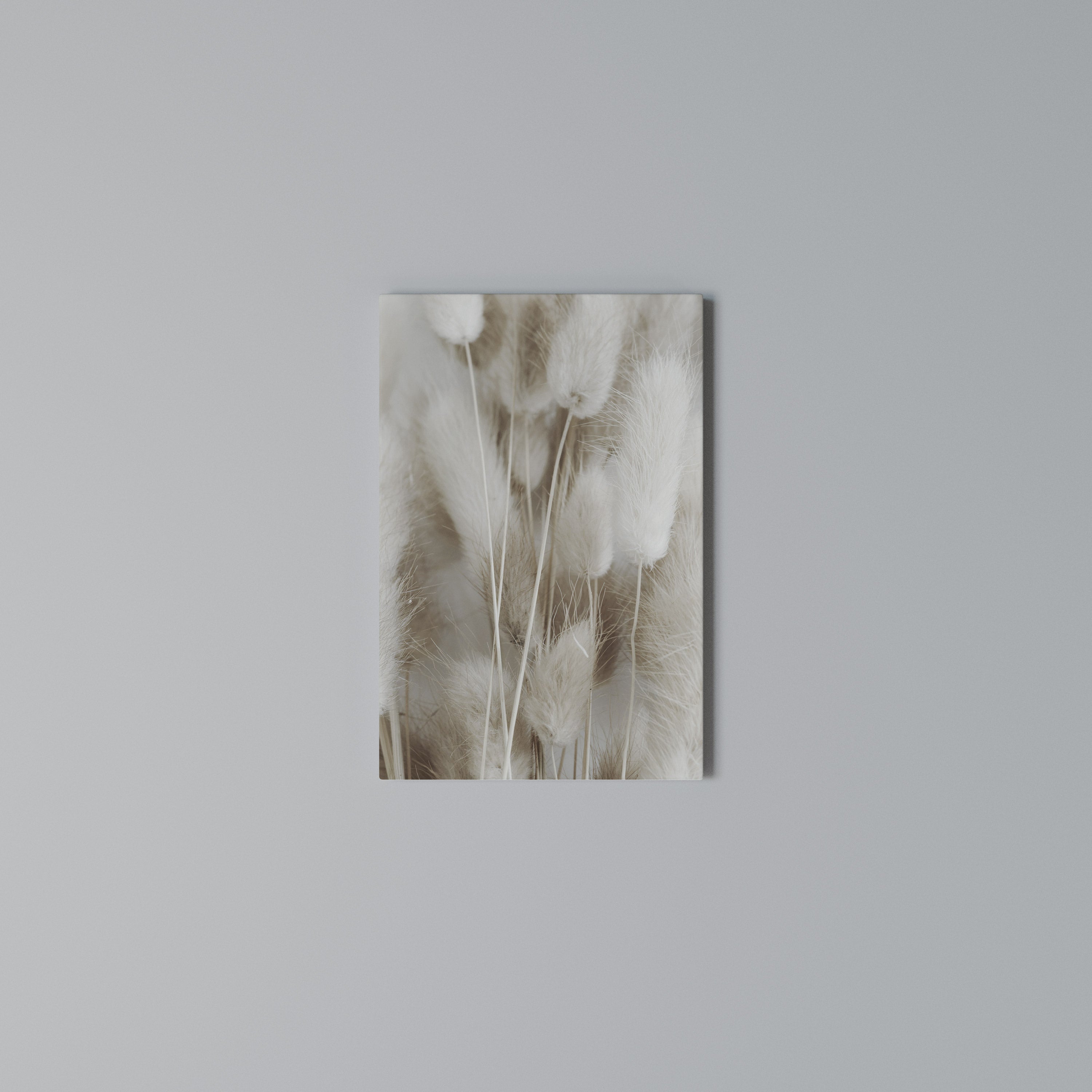 SOFTNESS IN FOCUS Κατακόρυφος Πίνακας σε Καμβά