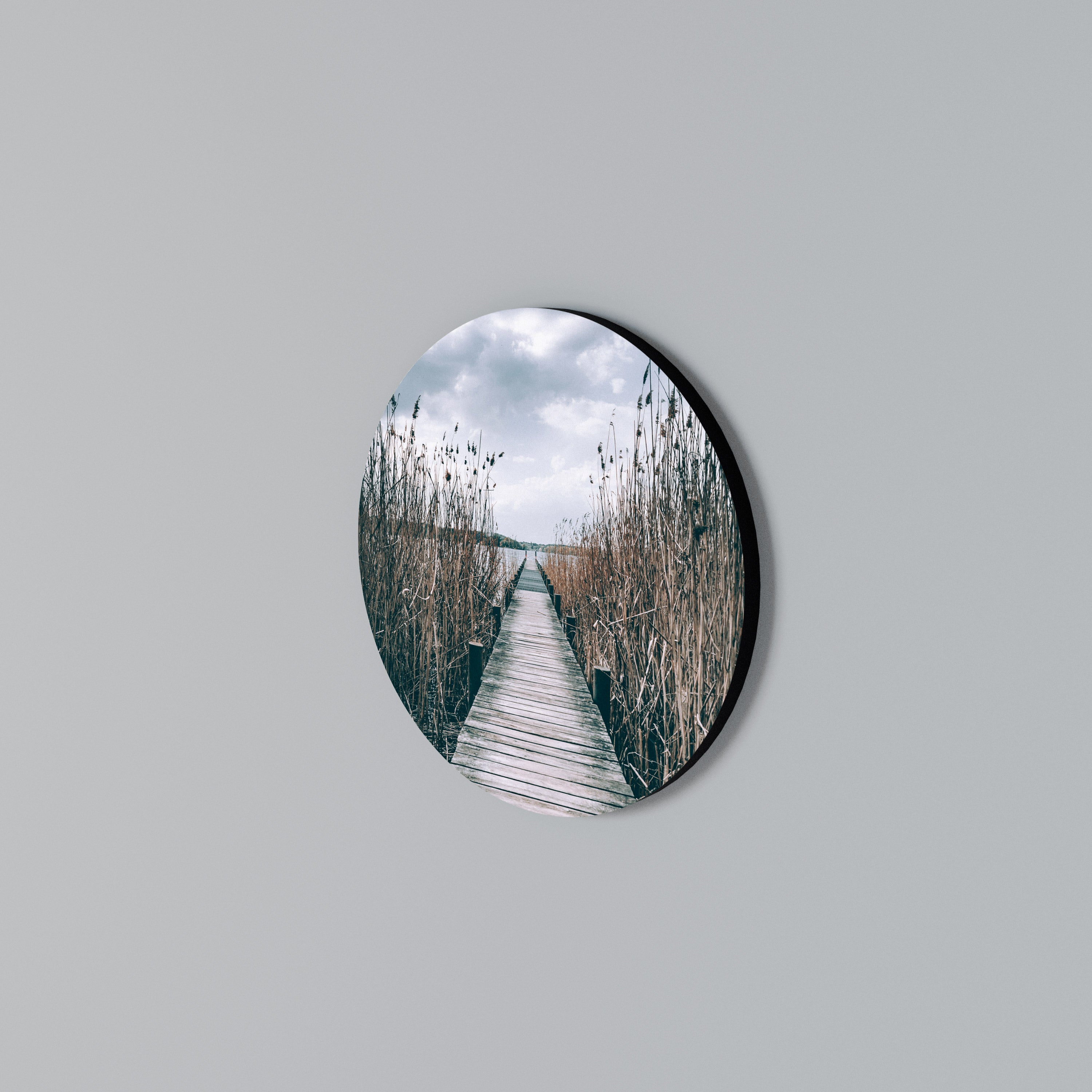 GAZE INTO STILLNESS Στρογγυλός πίνακας ζωγραφικής