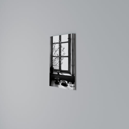 WHISPERING WINDOW LIGHT Κατακόρυφος Πίνακας σε Καμβά