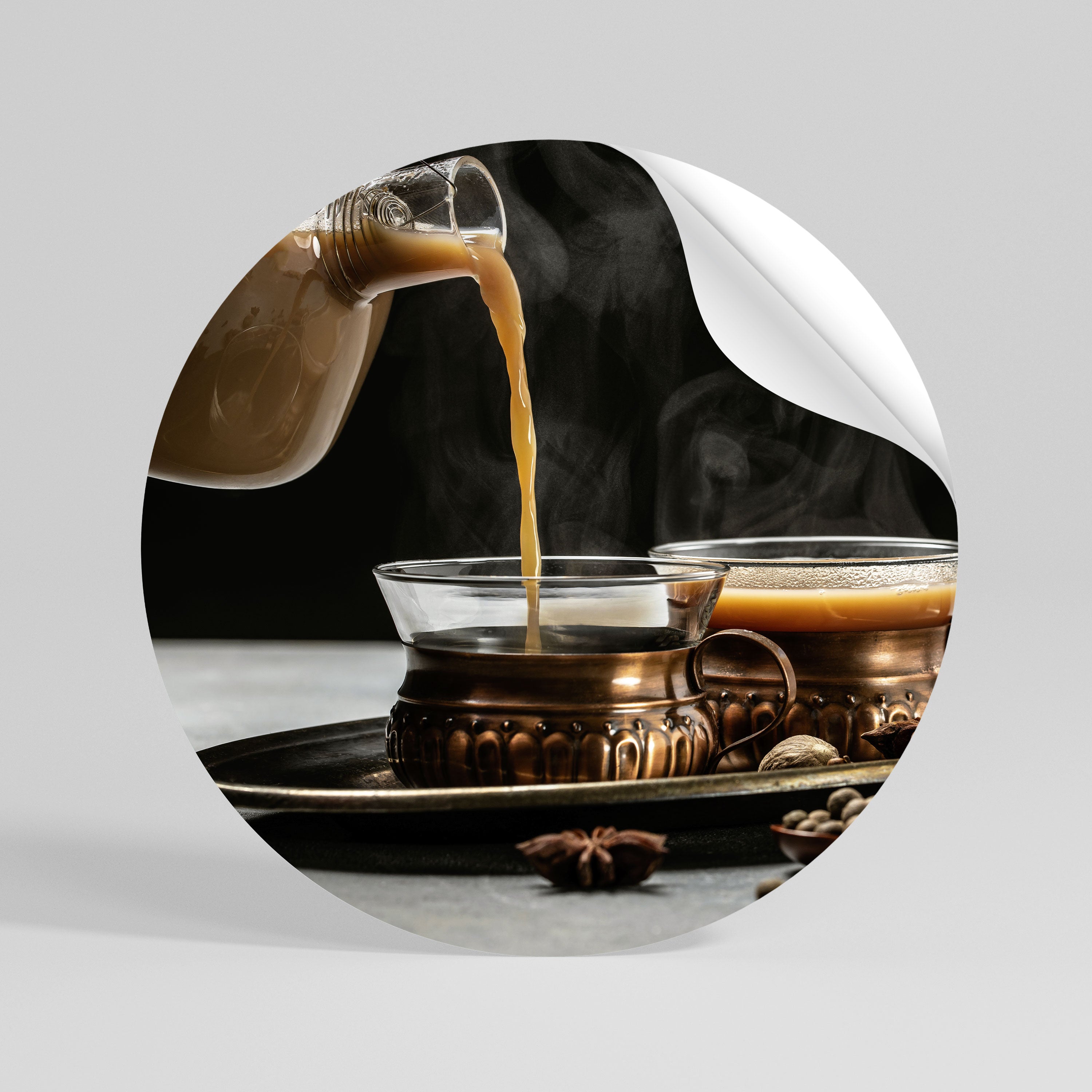 STEAMING SIPS OF SERENITY Αυτοκόλλητη Αφίσα στρογγυλή