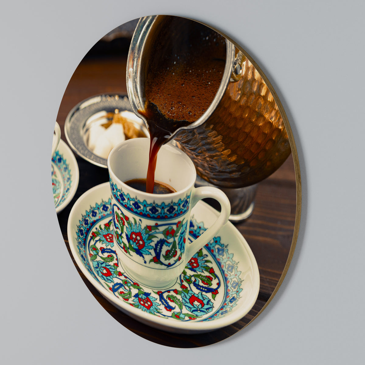 TRADITION IN A CUP Στρογγυλός πίνακας ζωγραφικής