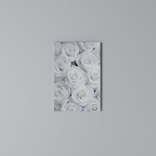 ELEGANCE IN WHITE Κατακόρυφος Πίνακας σε Καμβά