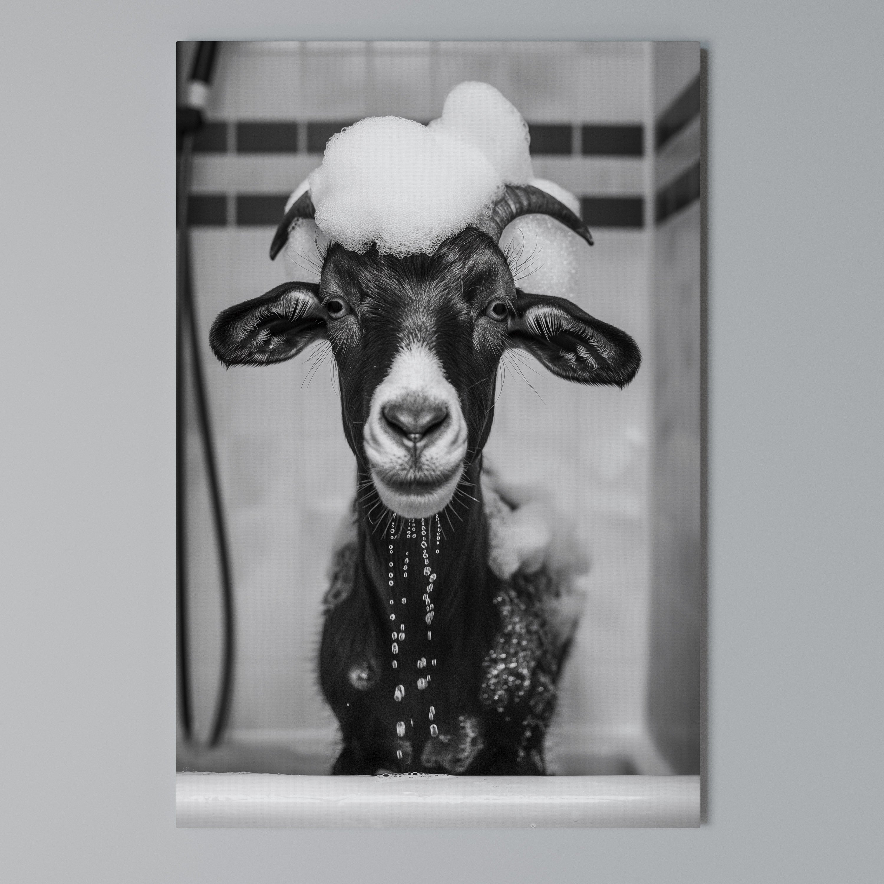 BUBBLE-BATHED BLISS Κατακόρυφος Πίνακας σε Καμβά